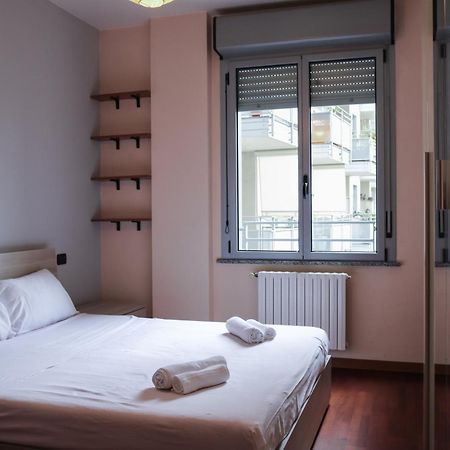 Апартаменты Urban Balcony Hideaway - 3 People Милан Экстерьер фото