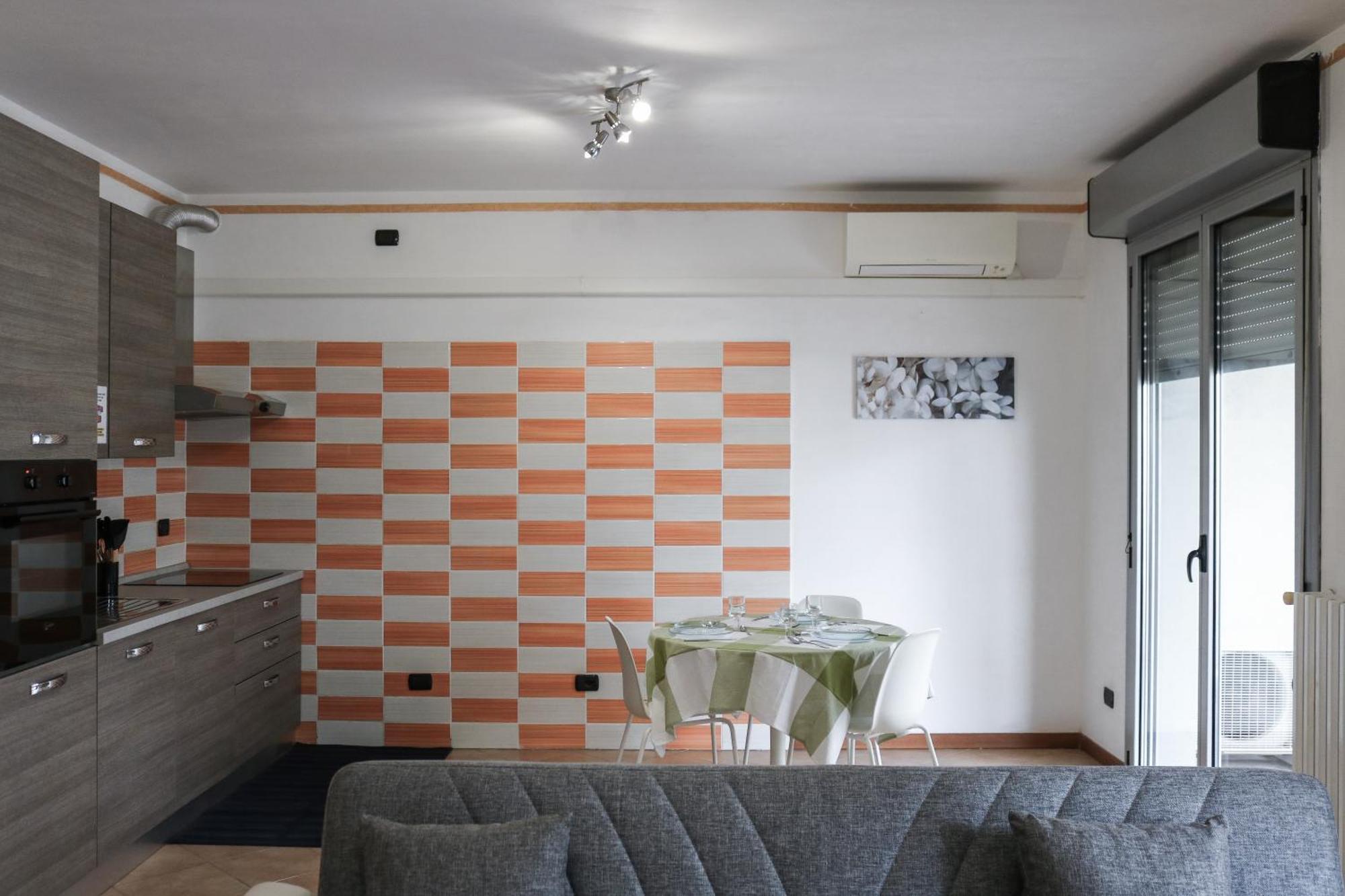 Апартаменты Urban Balcony Hideaway - 3 People Милан Экстерьер фото